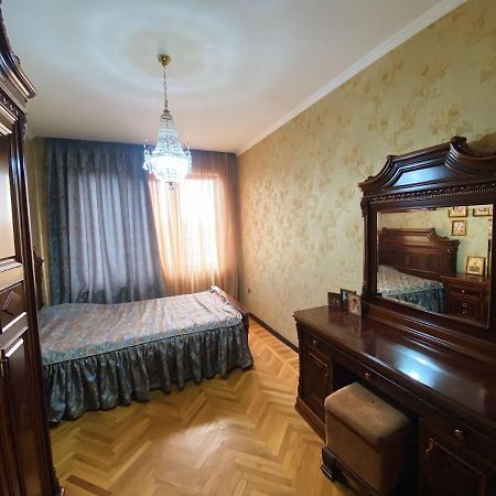 Большая Четырехкомнатная Квартира С Двумя Балконами У Моря В Центре Сухума,В Абхазии Сухумі Екстер'єр фото